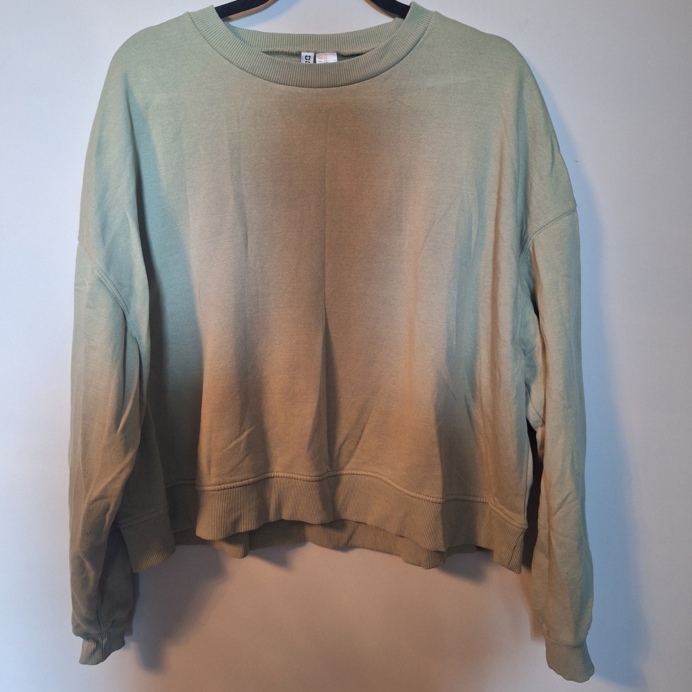 H&M Divided Sage Green Cropped Sweatshirt Size 2XL